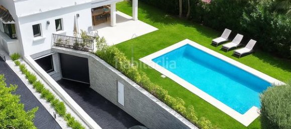 4 bedrooms Villa in Marbella, Spain No. 44495 2