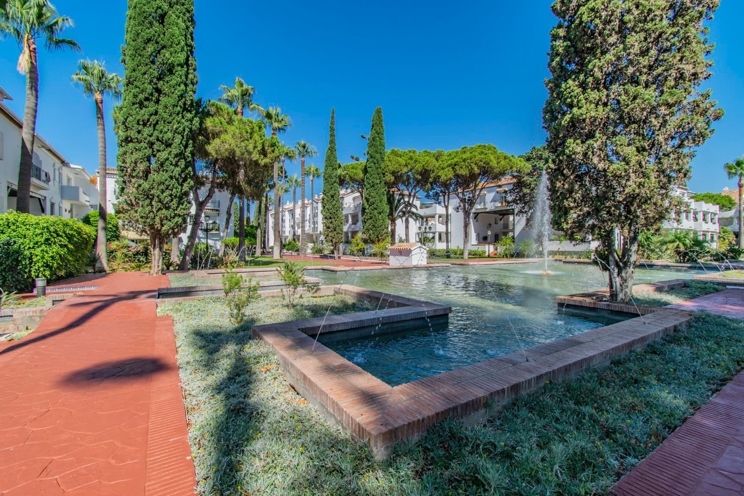 2 bedrooms Apartment in Estepona, Spain No. 124907