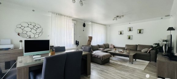 4 bedrooms House in Saint-Maximin, France No. 159172 9