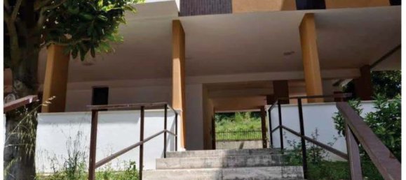 4 rooms Apartment in Rome, Italy No. 190659 4