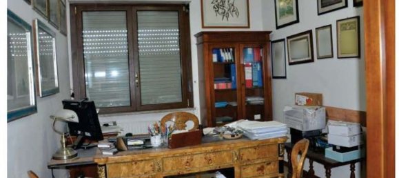 4 rooms Apartment in Rome, Italy No. 190659 10