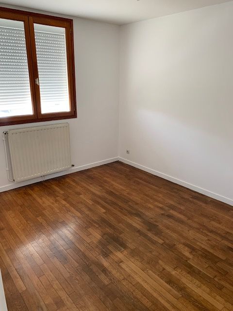 4 bedrooms House in Melun, France No. 130789