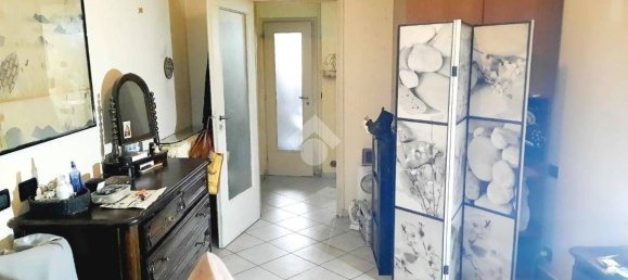 1 bedroom Apartment in Turin, Italy No. 54372 2