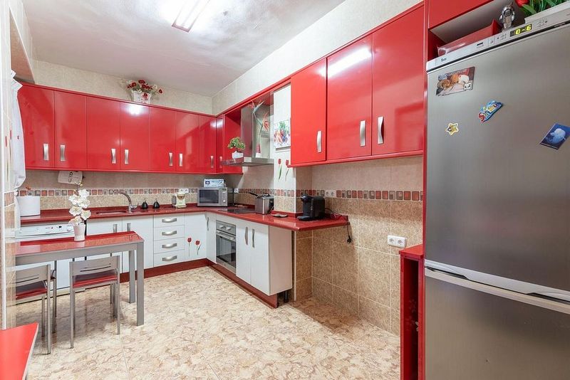 4 bedrooms Apartment in Granada, Spain No. 228394