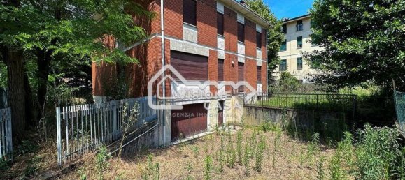 3 bedrooms Villa in Reggio Emilia, Italy No. 177834 3