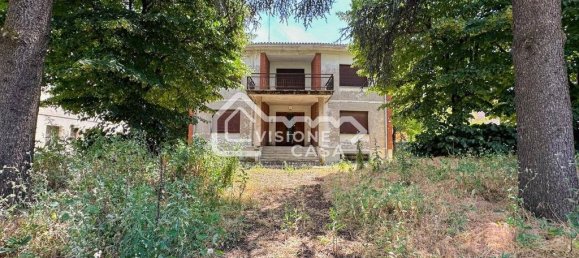 3 bedrooms Villa in Reggio Emilia, Italy No. 177834 2