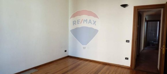 3غرفة شقة في Luino, Italy رقم 7053 19