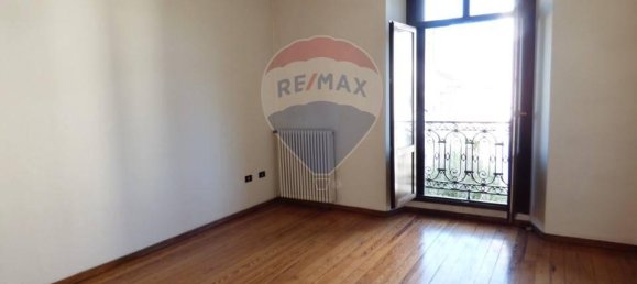 3غرفة شقة في Luino, Italy رقم 7053 22