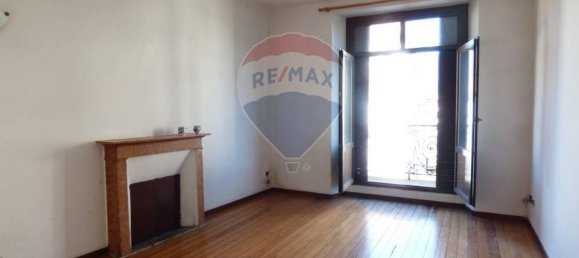 3غرفة شقة في Luino, Italy رقم 7053 24