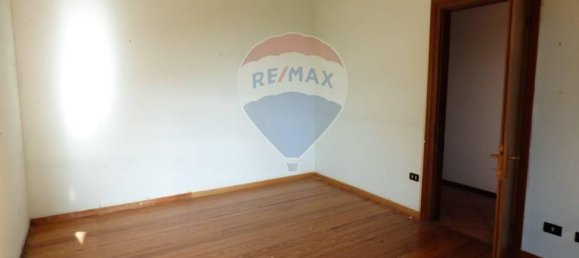 3غرفة شقة في Luino, Italy رقم 7053 16