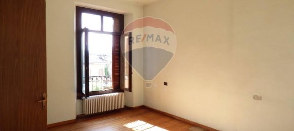 3غرفة شقة في Luino, Italy رقم 7053 10