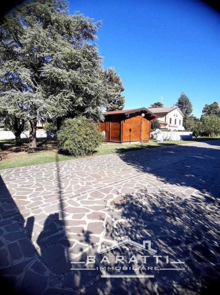 4 غرف نوم فيلا في Cavezzo, Italy رقم 208575