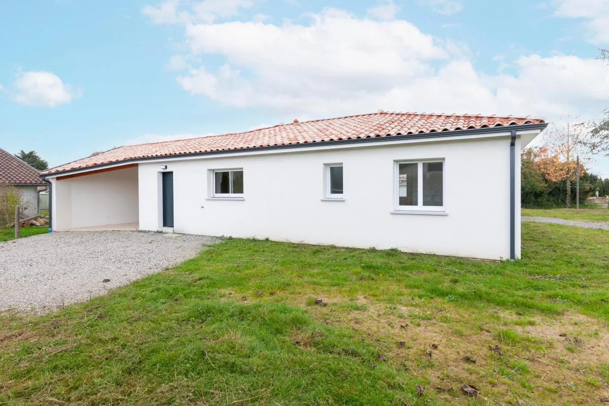 Casa de 3 dormitorios en Saint-Sever, France No. 352756