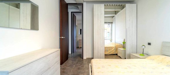 Квартира с 5 комнатами в Ольбия, Италия № 51543 9