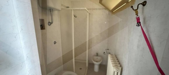 Квартира с 2 комнатами в Барлетта, Италия № 19220 11