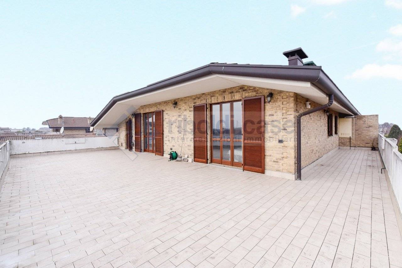 2 Schlafzimmer Penthouse in Seveso, Italy, Nr. 238847