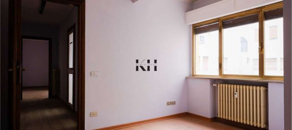 Büro in Pesaro, Italy 45m², Nr. 369848 5