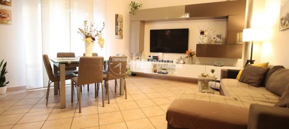 2 bedrooms Apartment in Reggio Emilia, Italy No. 61232 11