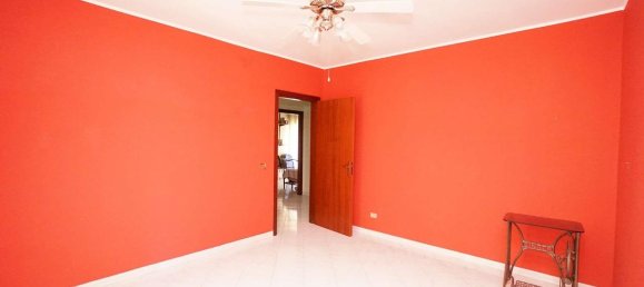 4 rooms Apartment in Messina, Italy No. 13699 18