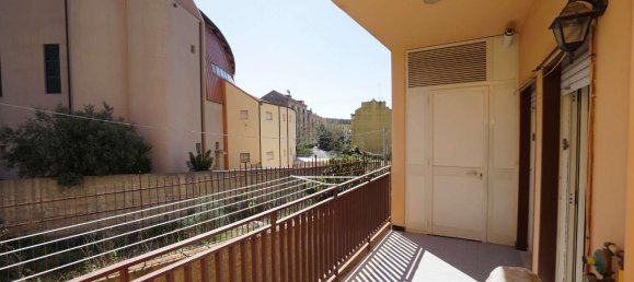 4 rooms Apartment in Messina, Italy No. 13699 4