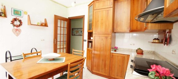 4 rooms Apartment in Messina, Italy No. 13699 2