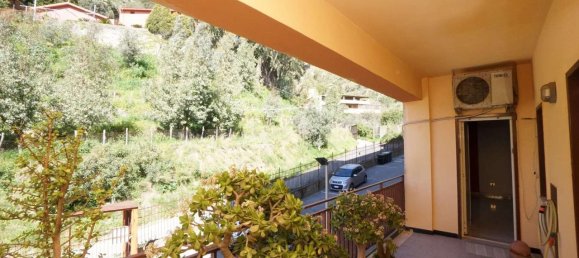 4 rooms Apartment in Messina, Italy No. 13699 12