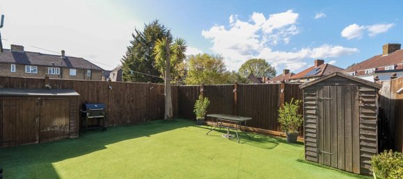 1 bedroom Maisonette in London, United Kingdom No. 7695 4