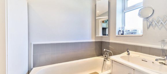 1 bedroom Maisonette in London, United Kingdom No. 7695 11