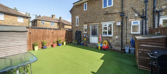 1 bedroom Maisonette in London, United Kingdom No. 7695 7