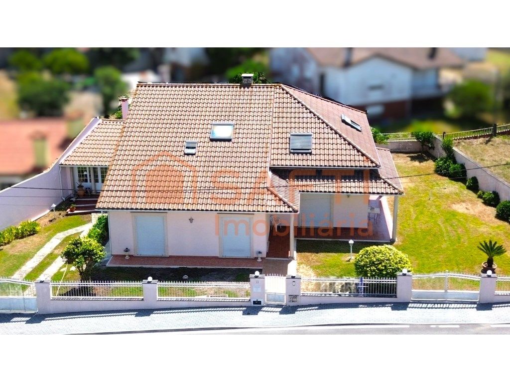 4 غرف نوم منزل في Leiria, Portugal رقم 221173