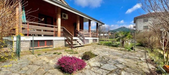 4 bedrooms Villa in Avigliana, Italy No. 52367 12