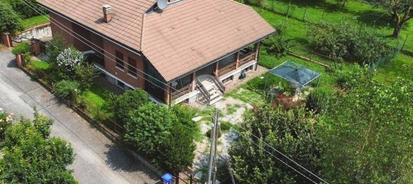 4 bedrooms Villa in Avigliana, Italy No. 52367 2