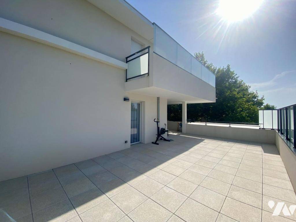 Apartamento de 2 dormitorios en Avignon, France No. 360936