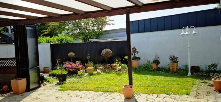 3 bedrooms Bungalow in Cologne, Germany No. 290744