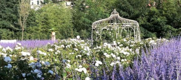 7 bedrooms Villa in Barga, Italy No. 202 5