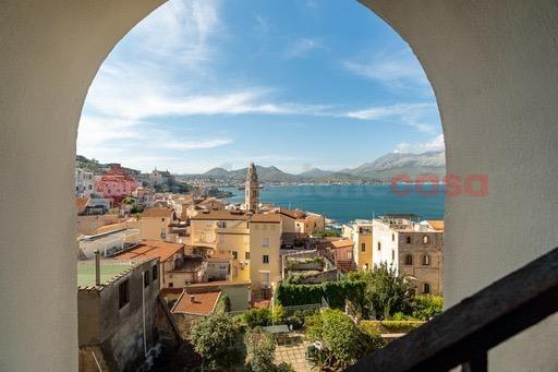 Apartamento de 4 habitaciónes en Gaeta, Italy No. 234921