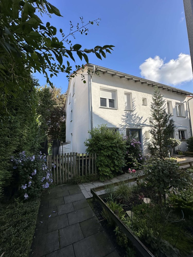 Moradia em banda T2 em Rems-Murr-Kreis, Germany N.º 369274