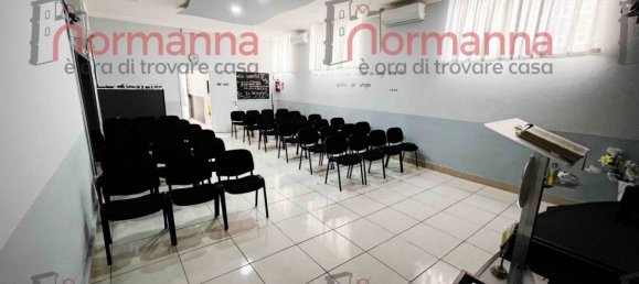 3 rooms Commercial property in Aversa, Italy No. 80623 6