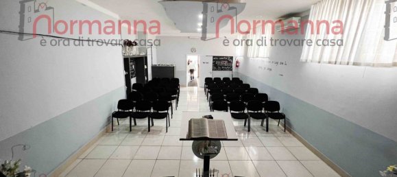 3 rooms Commercial property in Aversa, Italy No. 80623 5
