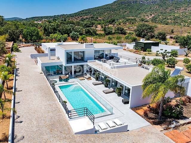 4 bedrooms Castles in Loule, Portugal No. 233622