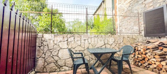 Квартира с 3 спальнями в Фьюджи, Италия № 226013 3