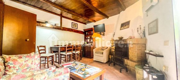 Квартира с 3 спальнями в Фьюджи, Италия № 226013 2