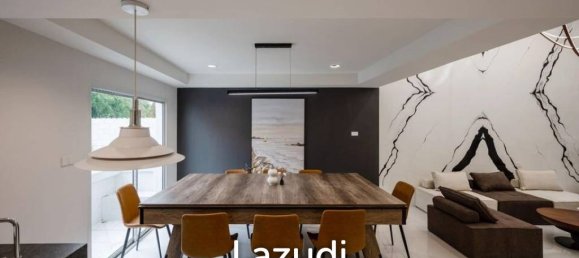 5 bedrooms Bungalow in Bangkok, Thailand No. 19593 10