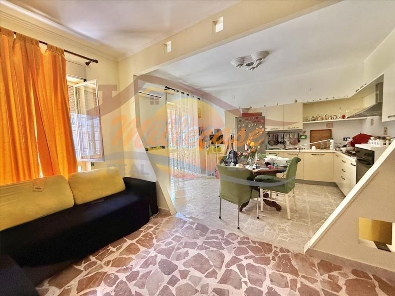 4-salle Appartement à Syracuse, Italy No. 276054