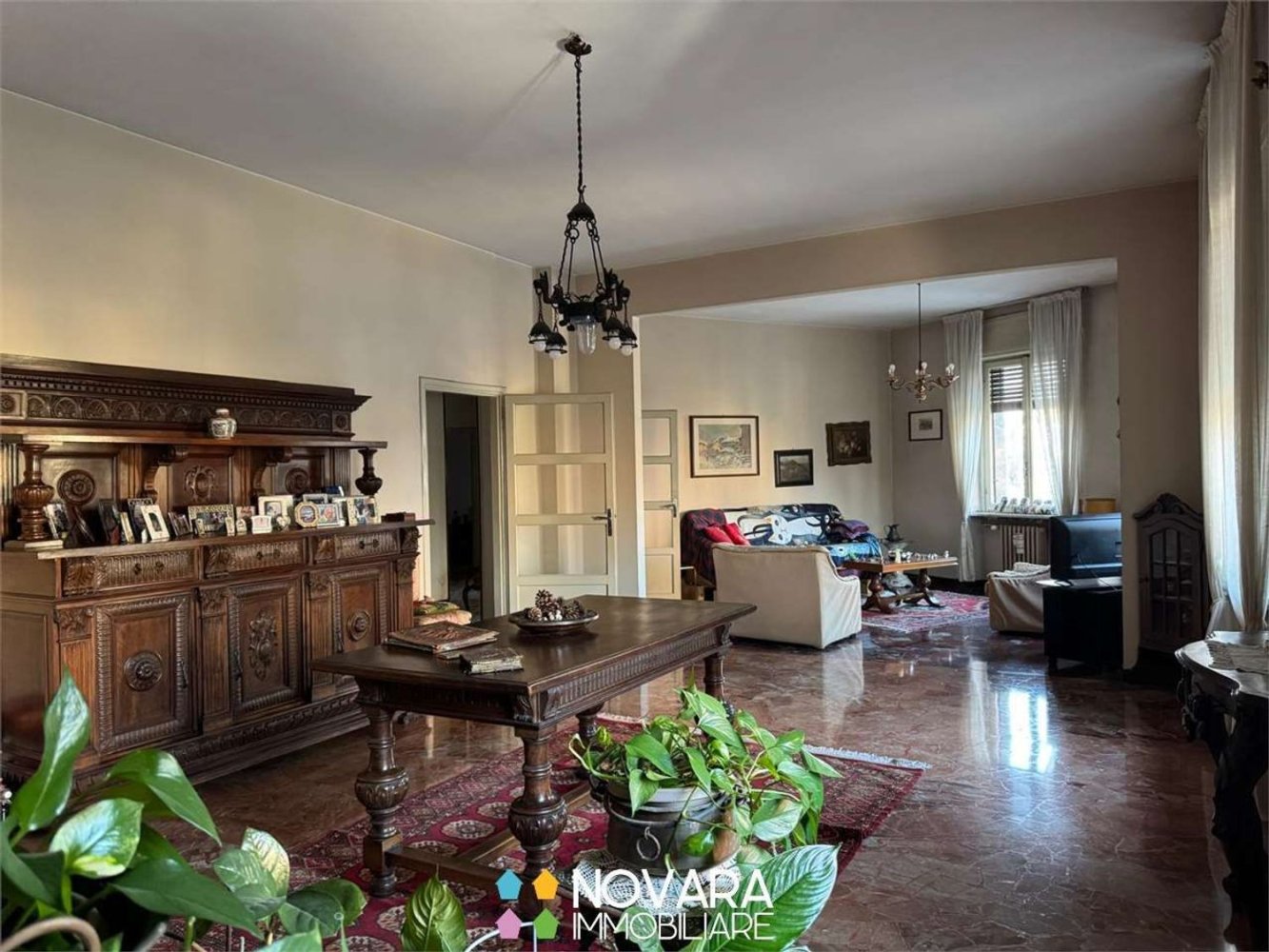 5-Zimmer Wohnung in Novara, Italy, Nr. 206872