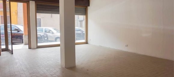 1-Zimmer Gewerbliche Immobilie in Cislago, Italy, Nr. 275831 3