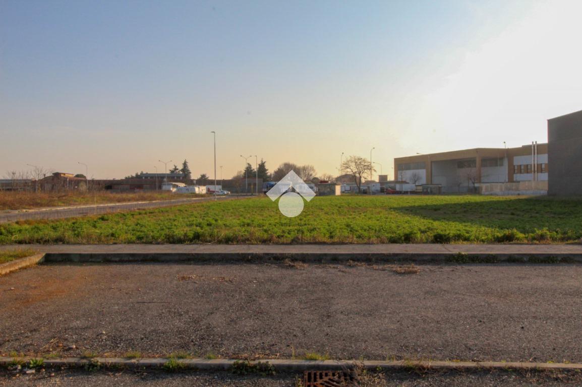 17000m² Land in Padua, Italy No. 67141
