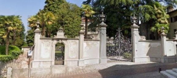 4غرفة شقة في Carate Brianza, Italy رقم 98447 2