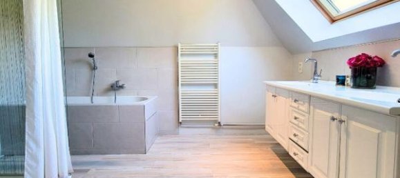 5 bedrooms House in Cinqueux, France No. 234314 8