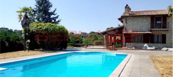 4 bedrooms Villa in Porano, Italy No. 295470 3